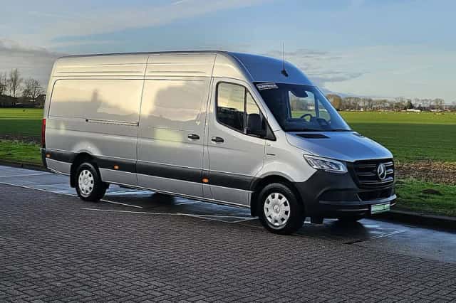Mercedes-Benz eSprinter (2024) thumbnail 4