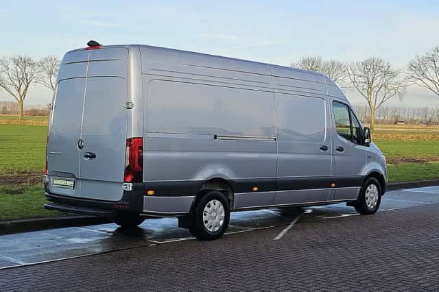 Mercedes-Benz eSprinter (2024) thumbnail 3