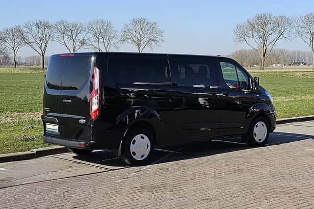 Ford Transit (2024) thumbnail 3