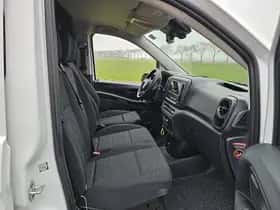 Mercedes-Benz Vito (2024) thumbnail 6