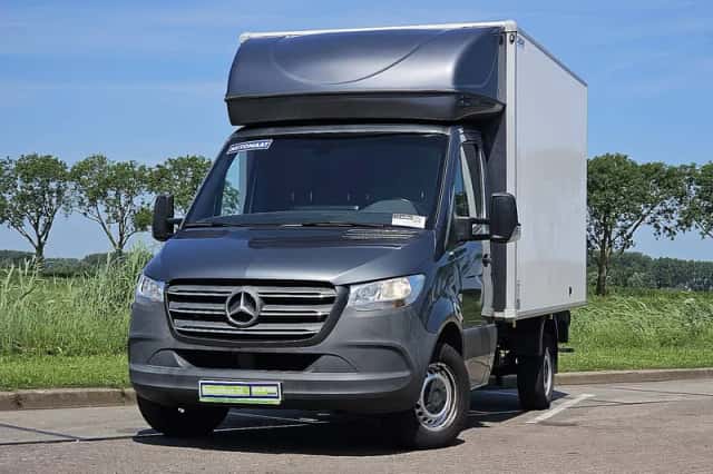 Mercedes-Benz Sprinter (2020) thumbnail 1