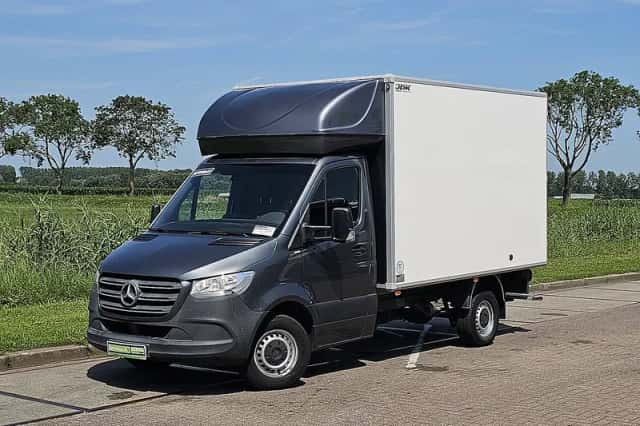 Mercedes-Benz Sprinter (2020) thumbnail 2