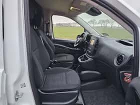 Mercedes-Benz Vito (2019) thumbnail 6