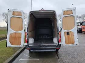 Mercedes-Benz Sprinter (2024) thumbnail 12