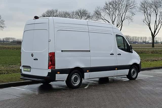 Mercedes-Benz Sprinter (2024) thumbnail 3