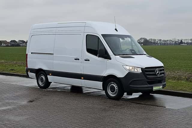Mercedes-Benz Sprinter (2024) thumbnail 4