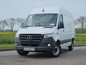 Mercedes-Benz Sprinter (2024) thumbnail 1