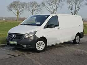 Mercedes-Benz Vito (2024) thumbnail 2