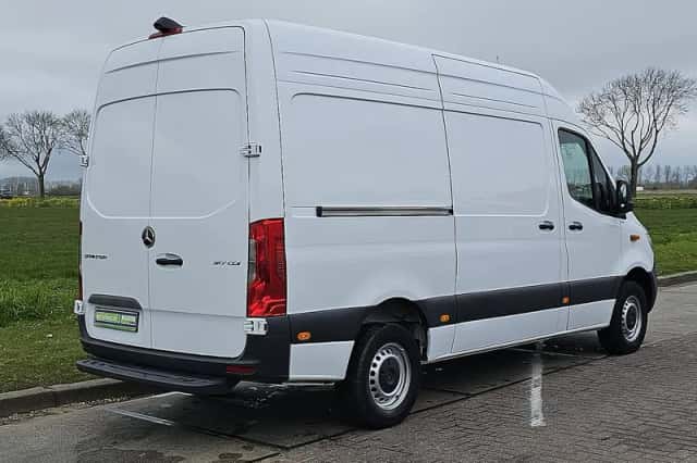 Mercedes-Benz Sprinter (2024) thumbnail 3