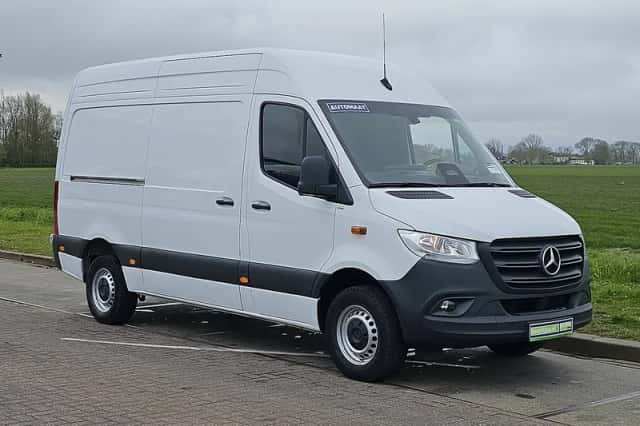 Mercedes-Benz Sprinter (2024) thumbnail 4