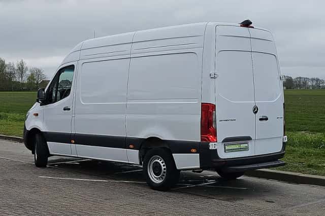 Mercedes-Benz Sprinter (2024) thumbnail 5