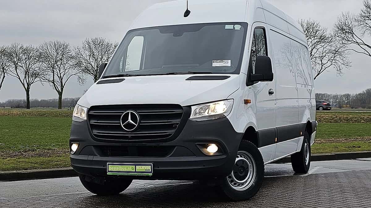 Mercedes-Benz Sprinter (2023) — foto 1