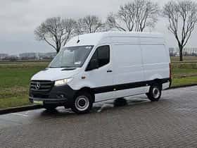 Mercedes-Benz Sprinter (2023) thumbnail 2