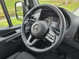 Mercedes-Benz Sprinter (2023) thumbnail 9