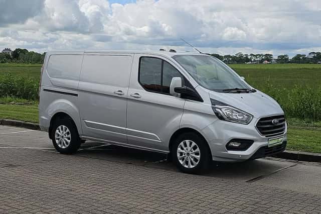 Ford Transit (2023) thumbnail 4