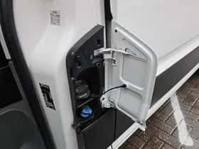 Volkswagen Crafter (2022) thumbnail 19