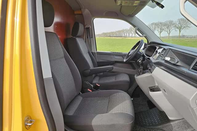 Volkswagen Transporter (2022) thumbnail 6