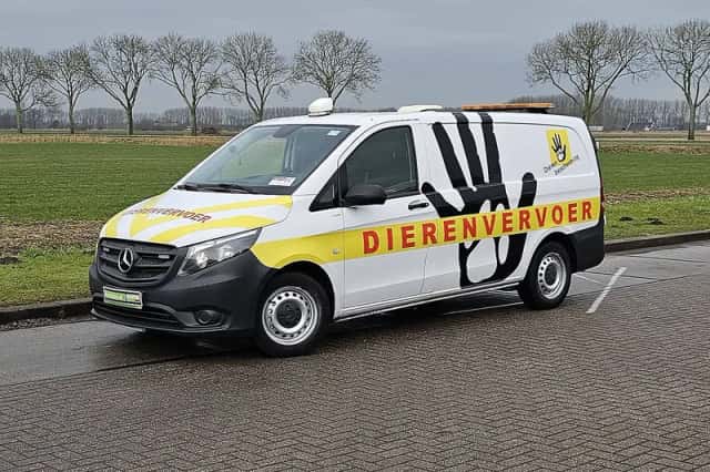 Mercedes-Benz Vito (2020) thumbnail 2