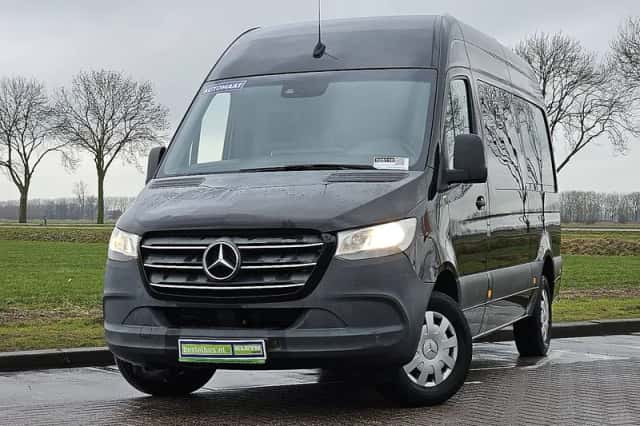 Mercedes-Benz Sprinter (2020) thumbnail 1