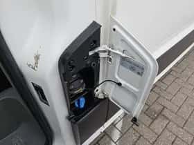 Volkswagen Crafter (2018) thumbnail 20