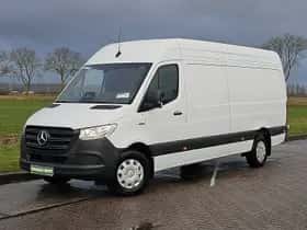 Mercedes-Benz eSprinter (2025) thumbnail 2
