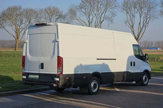 Iveco Daily (2022) thumbnail 3