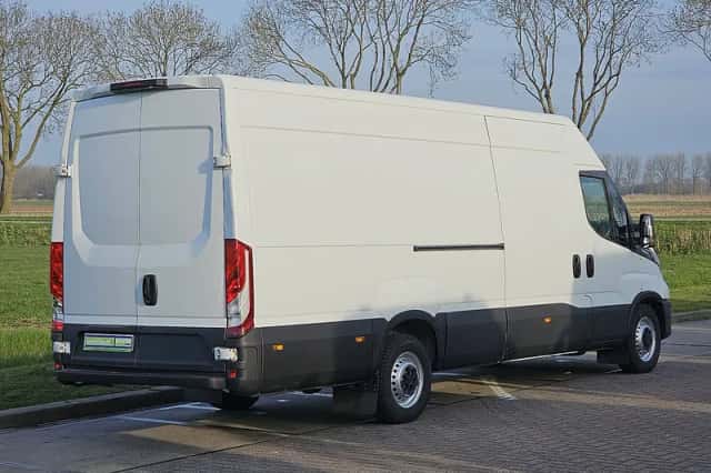 Iveco Daily (2022) thumbnail 3