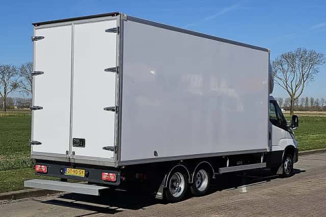 Iveco Daily (2023) thumbnail 3