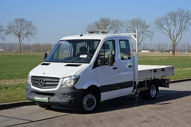 Mercedes-Benz Sprinter (2015) thumbnail 2