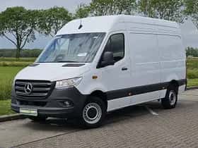 Mercedes-Benz Sprinter (2024) thumbnail 2