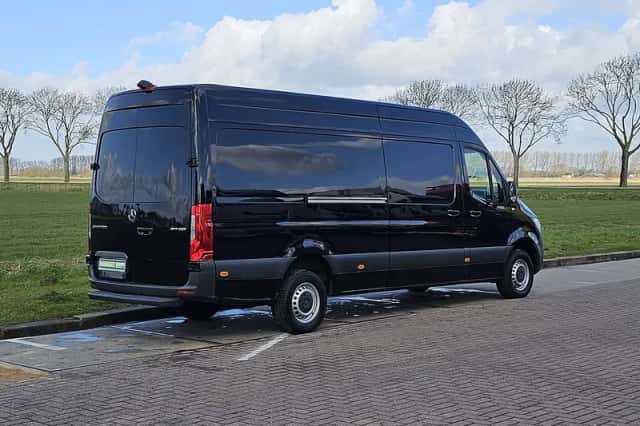 Mercedes-Benz Sprinter (2021) thumbnail 3