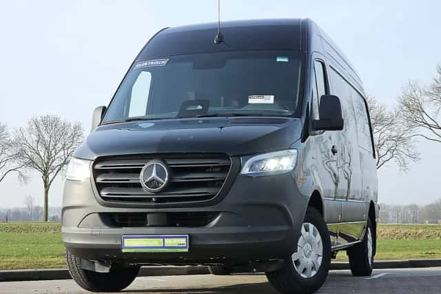 Mercedes-Benz eSprinter (2024) thumbnail 1
