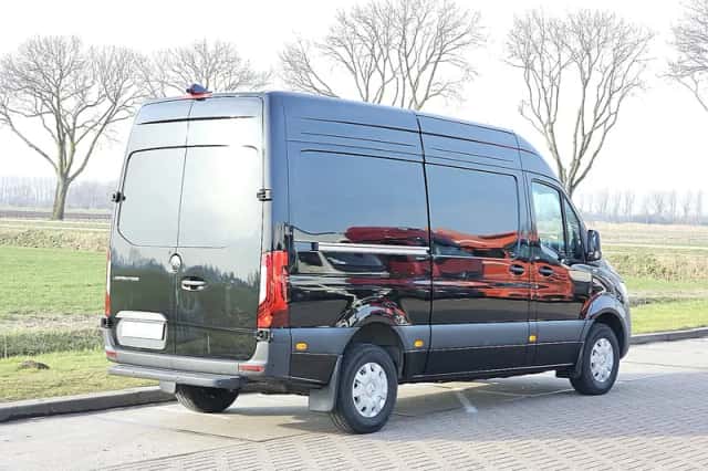 Mercedes-Benz eSprinter (2024) thumbnail 3