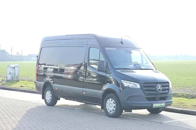 Mercedes-Benz eSprinter (2024) thumbnail 4