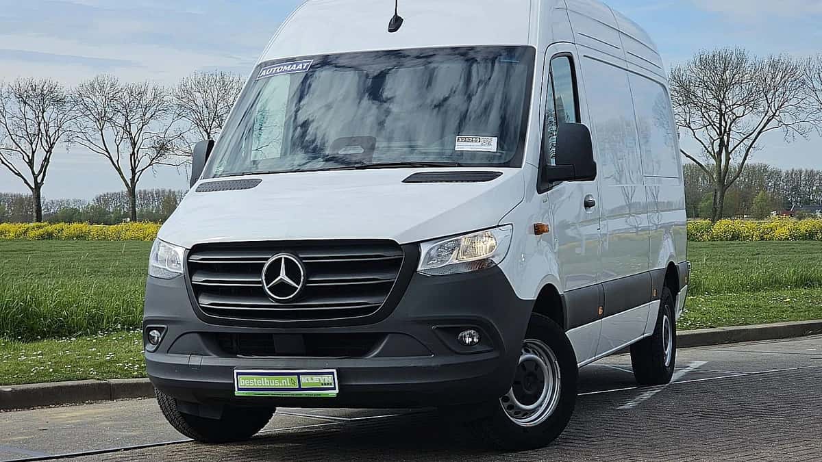 Mercedes-Benz Sprinter (2024) — foto 1