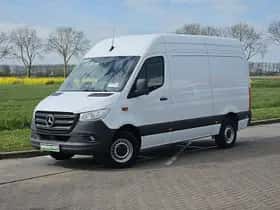 Mercedes-Benz Sprinter (2024) thumbnail 2
