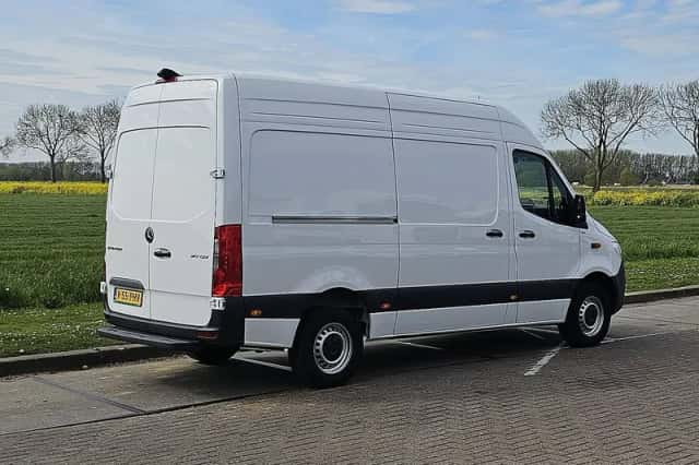 Mercedes-Benz Sprinter (2024) thumbnail 3