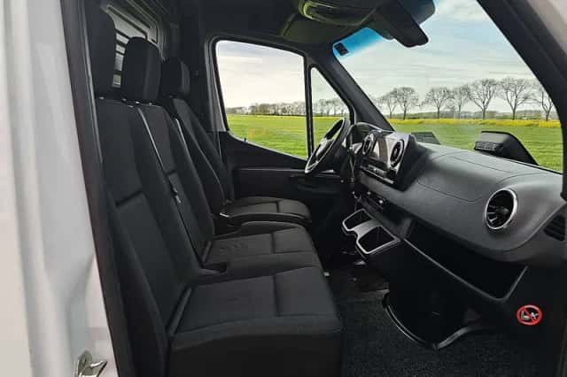 Mercedes-Benz Sprinter (2024) thumbnail 6