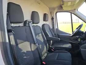 Ford Transit (2024) thumbnail 6