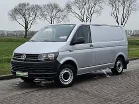 Volkswagen Transporter (2019) thumbnail 2