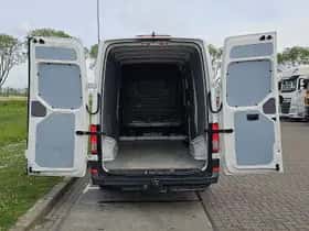 Volkswagen Crafter (2023) thumbnail 11