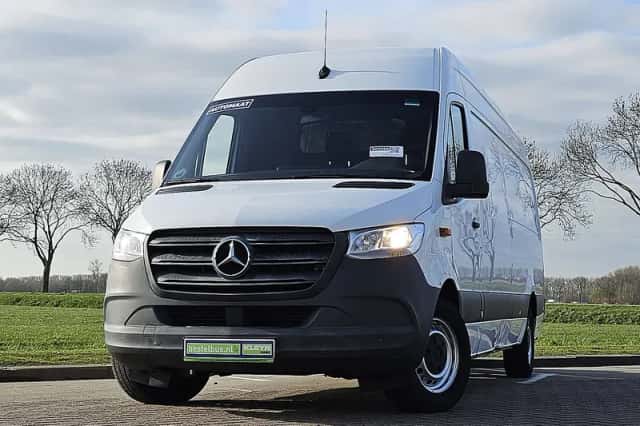 Mercedes-Benz Sprinter (2019) thumbnail 1