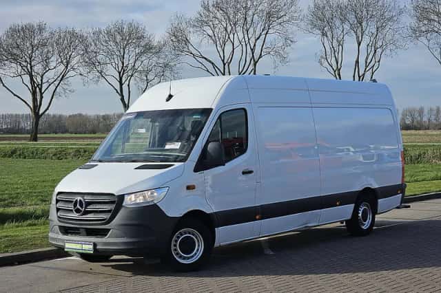 Mercedes-Benz Sprinter (2019) thumbnail 2