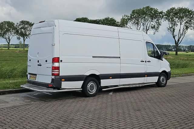 Mercedes-Benz Sprinter (2014) thumbnail 3