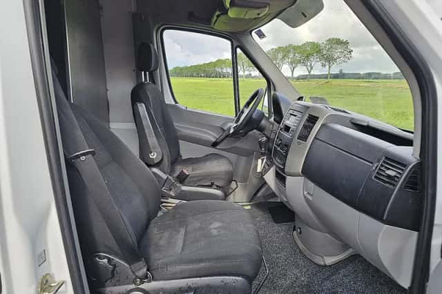 Mercedes-Benz Sprinter (2014) thumbnail 6
