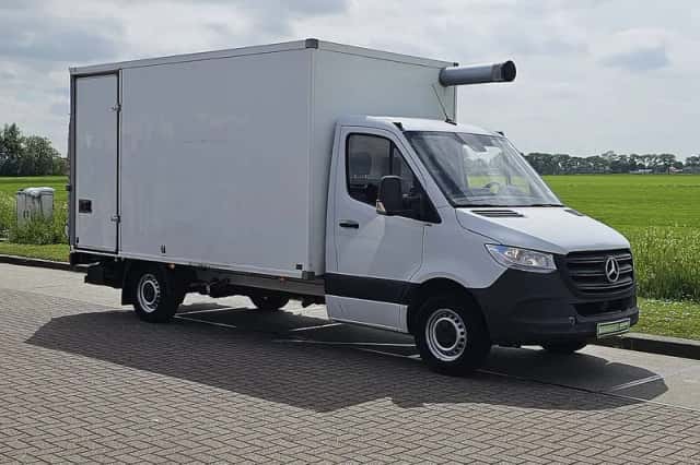 Mercedes-Benz Sprinter (2019) thumbnail 4