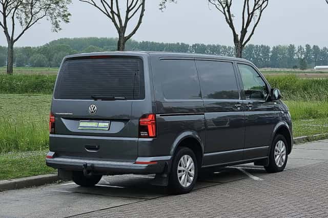 Volkswagen Transporter (2020) thumbnail 3