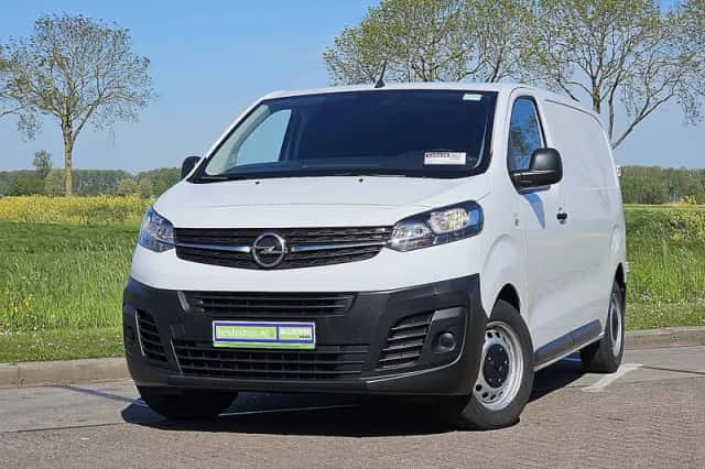 Opel Vivaro (2024) thumbnail 1