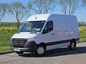 Mercedes-Benz Sprinter (2023) thumbnail 2