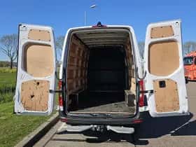 Mercedes-Benz Sprinter (2023) thumbnail 14